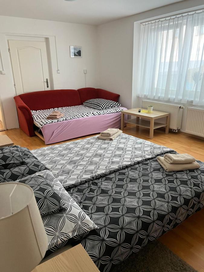 Cely Dum V Historickem Centru Loun Apartment Louny Ngoại thất bức ảnh
