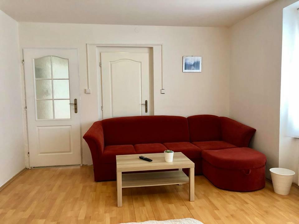 Cely Dum V Historickem Centru Loun Apartment Louny Ngoại thất bức ảnh